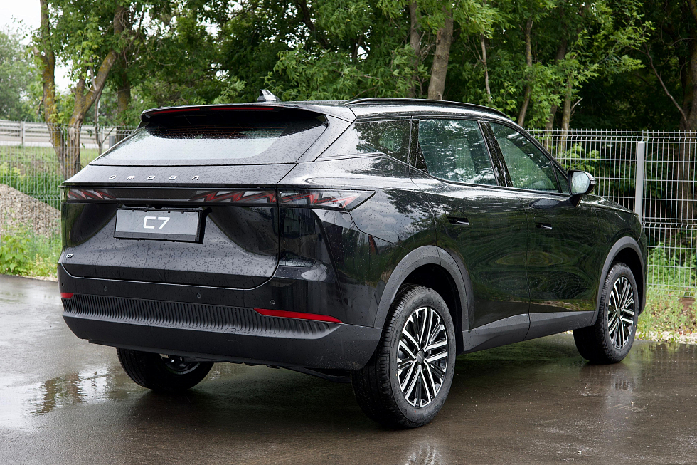 Geely EX5 EM-i Макс, серебряный