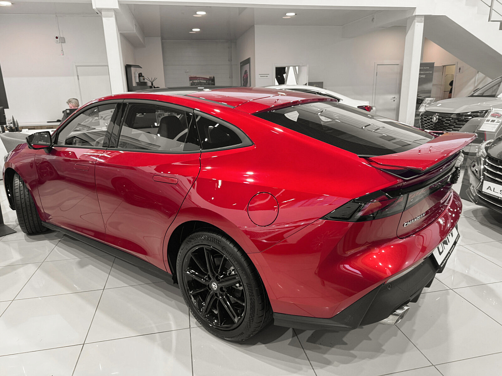 Changan UNI-V DLX, красный