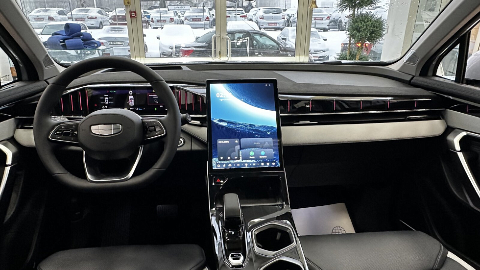 Geely Atlas Флагман, серебряный