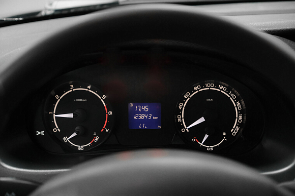 Lada (ВАЗ) Priora Comfort 21705-42-058, 2017 года, пробег 123842 км