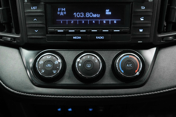 Toyota RAV4, 2015 года, пробег 227000 км