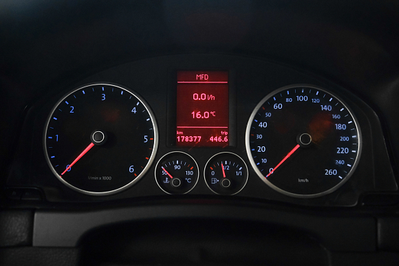 Volkswagen Tiguan, 2009 года, пробег 178244 км