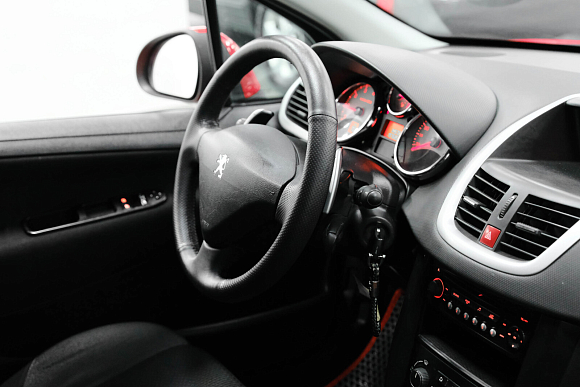 Peugeot 207 Envy, 2009 года, пробег 197615 км