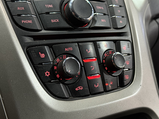 Opel Astra Cosmo, 2011 года, пробег 244000 км