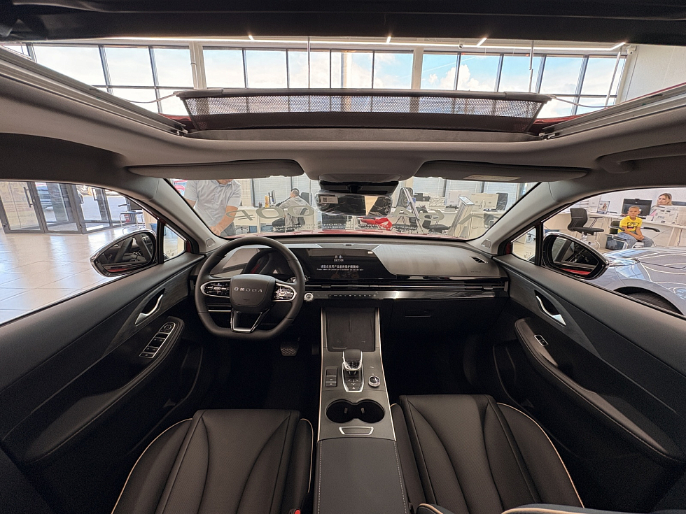 Omoda C5 Стиль, красный