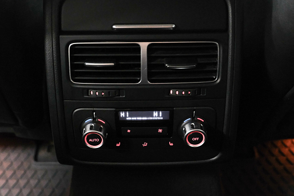 Volkswagen Touareg, 2011 года, пробег 261000 км