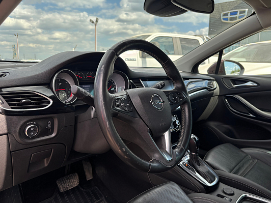 Opel Astra, 2018 года, пробег 190400 км