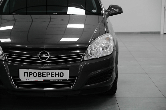 Opel Astra, 2011 года, пробег 120000 км