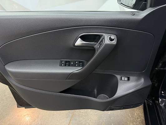 Volkswagen Polo Highline, 2019 года, пробег 142465 км