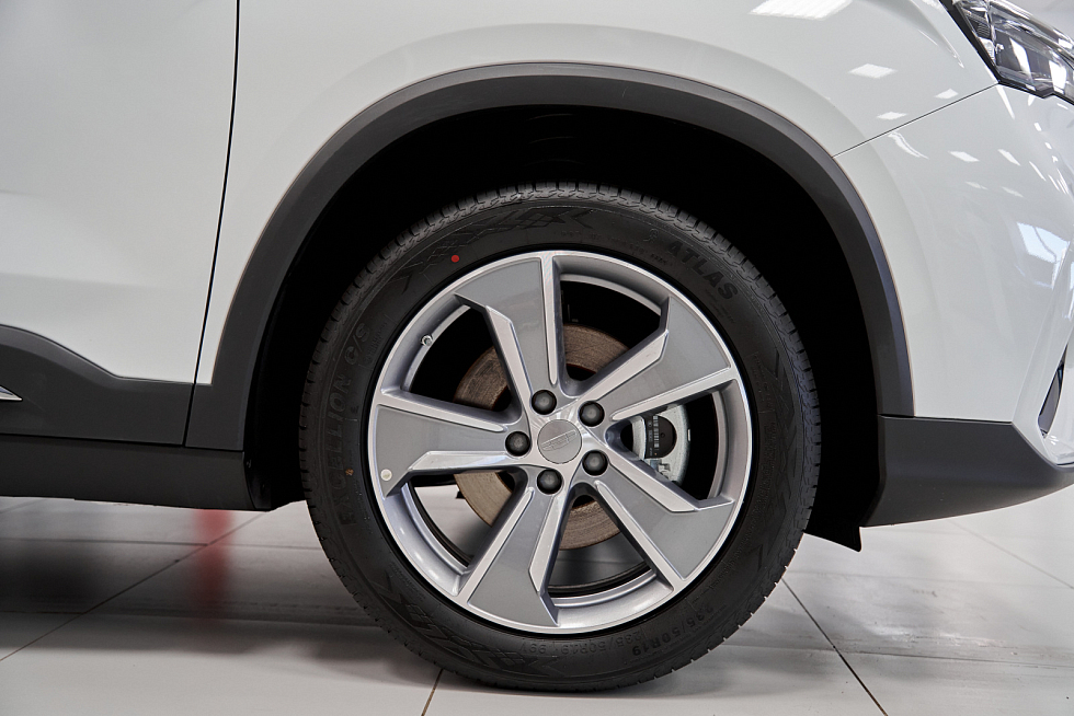 Geely Okavango Flagship, белый