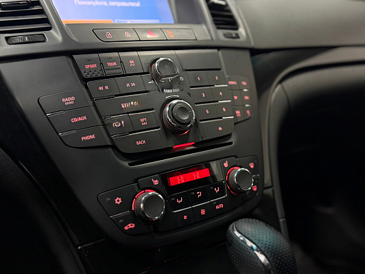 Opel Insignia, 2011 года, пробег 127495 км