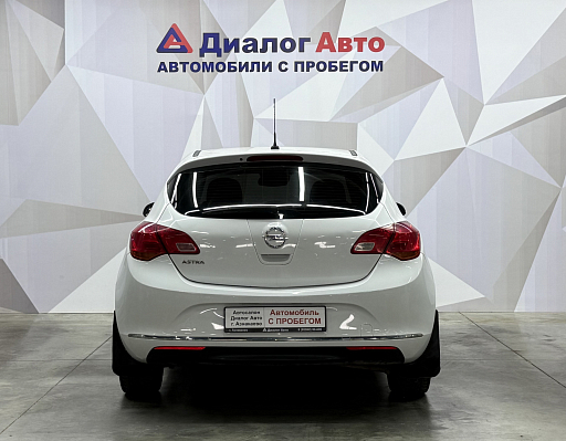 Opel Astra Cosmo, 2013 года, пробег 202876 км