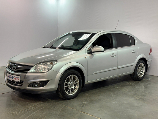 Opel Astra, 2012 года, пробег 168228 км