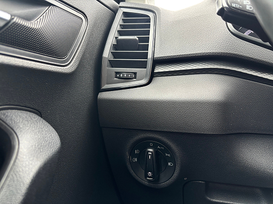 Skoda Karoq Ambition, 2020 года, пробег 159644 км