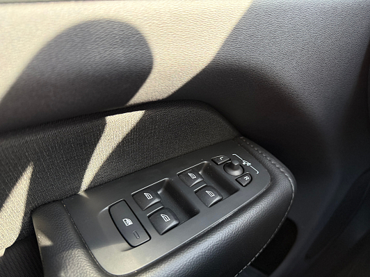 Volvo XC60 Momentum, 2021 года, пробег 121270 км