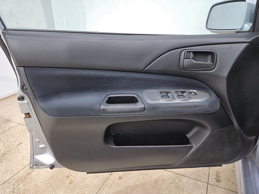 Mitsubishi Lancer, 2006 года, пробег 232456 км