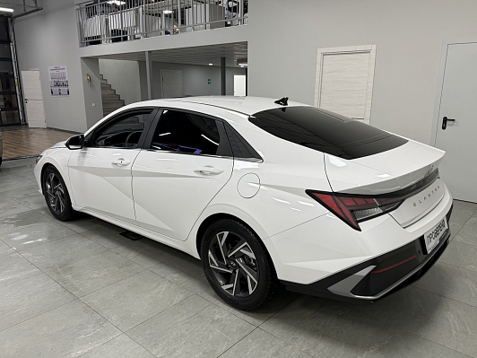 Hyundai Elantra LUX, 2024 года, пробег 36700 км