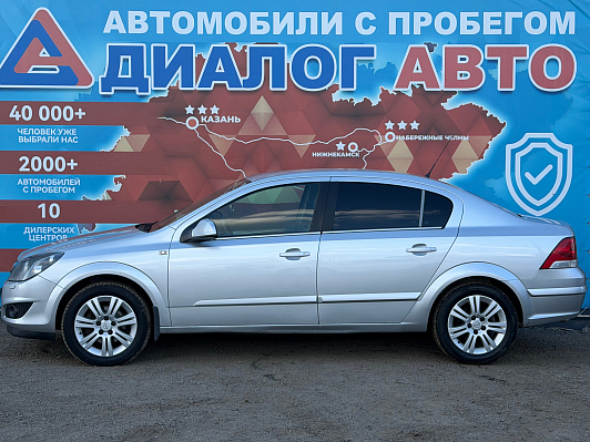 Opel Astra Cosmo, 2011 года, пробег 196699 км