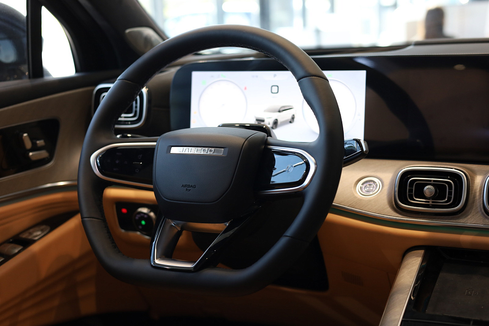 Jaecoo J8 Active двухцветный, серый