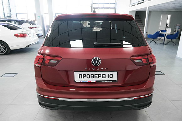 Volkswagen Tiguan Respect, 2021 года, пробег 140000 км
