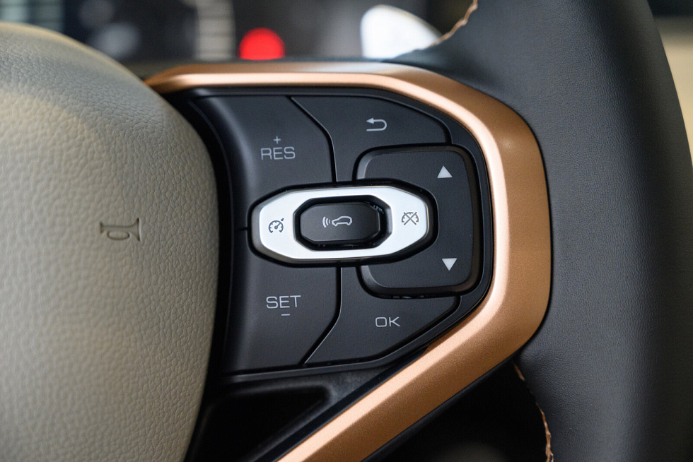 Haval Jolion Техно+, красный