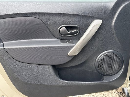 Renault Logan Stepway Life, 2020 года, пробег 133221 км