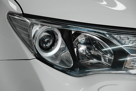 Toyota RAV4, 2015 года, пробег 122000 км