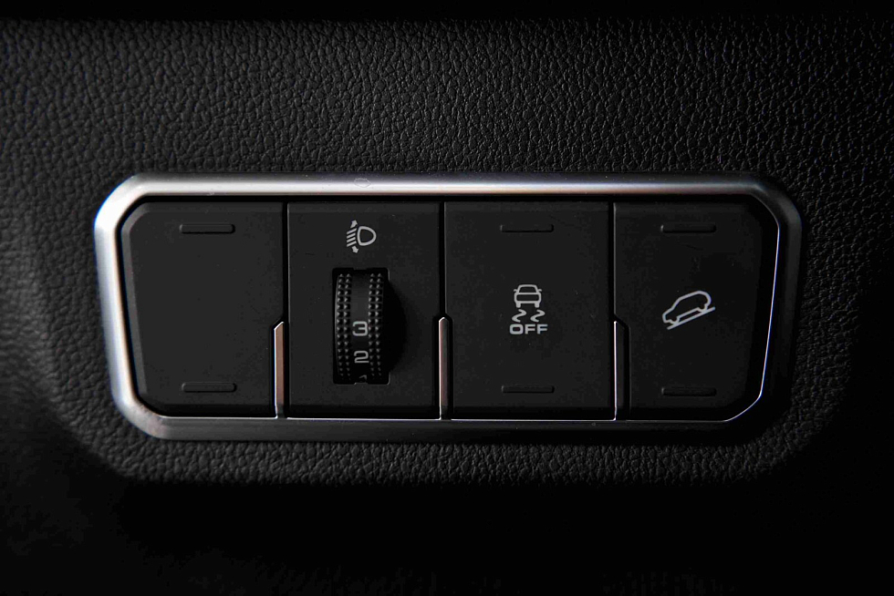 Haval M6 Base, черный