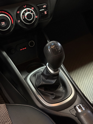 Kia Rio, 2013 года, пробег 125000 км