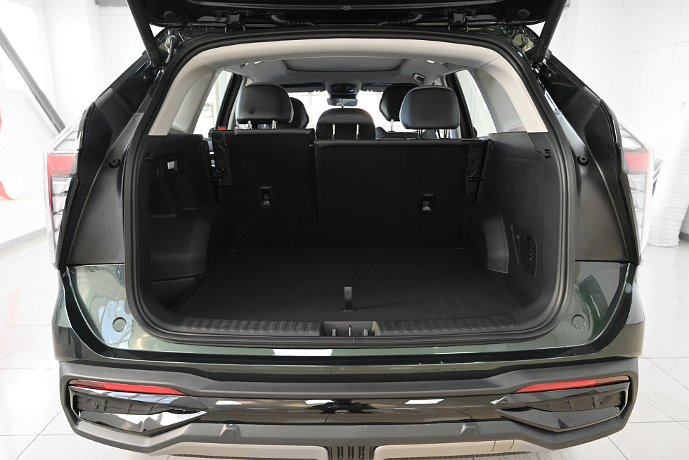 Geely Atlas , зеленый