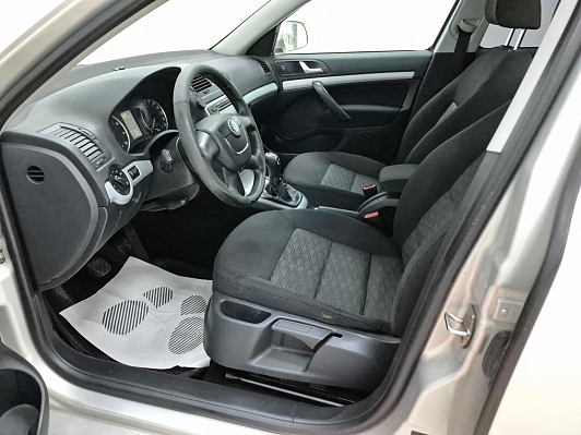 Skoda Octavia Elegance, 2011 года, пробег 277909 км