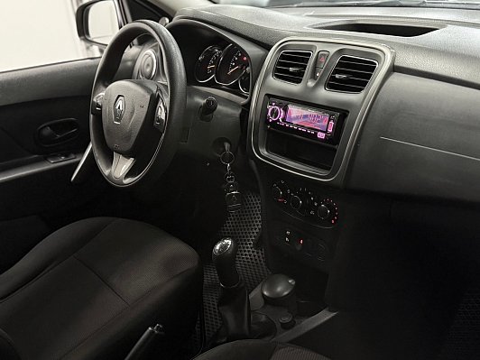 Renault Sandero, 2015 года, пробег 152350 км