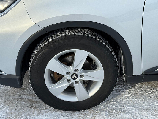 Mitsubishi Outlander Intense, 2016 года, пробег 210921 км