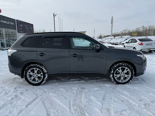 Mitsubishi Outlander Instyle, 2013 года, пробег 364136 км