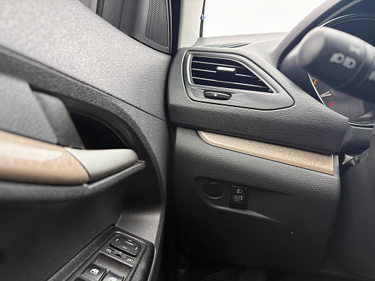 Lada (ВАЗ) Vesta Luxe Multimedia (2017-2019), 2019 года, пробег 92437 км