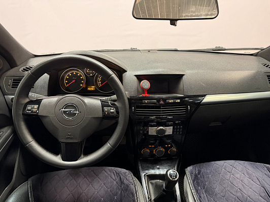 Opel Astra, 2010 года, пробег 252000 км